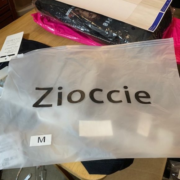 Zioccie Women's Black/Gray Camo Compression Yoga Legging Shorts M NWT - Picture 5 of 9